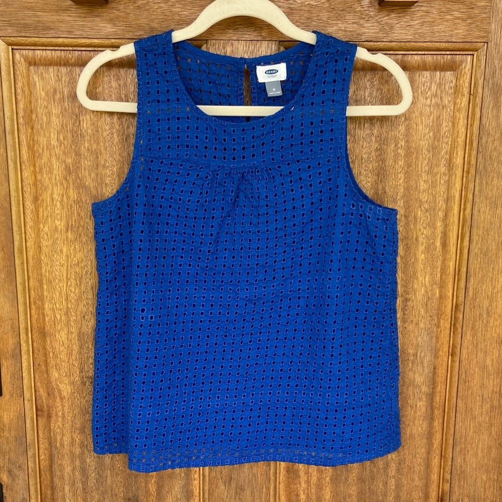 Old Navy | Blue Eyelet Sleeveless Top, size medium